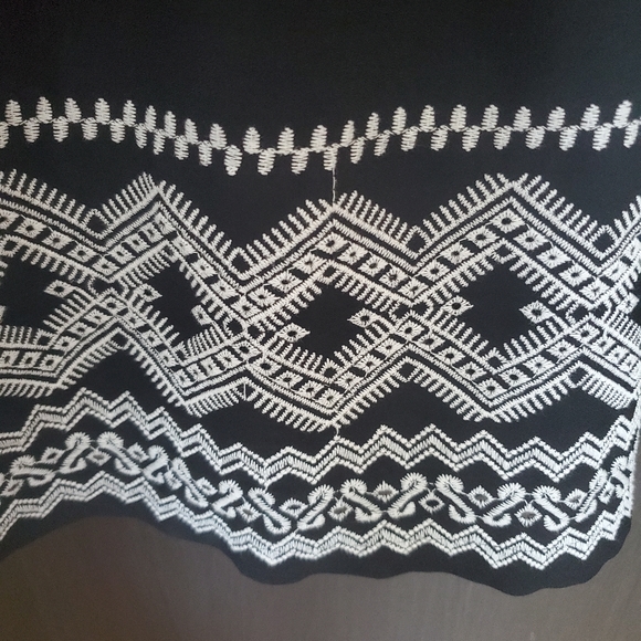 Black short sleeve summer dress with white trim - Picture 6 of 6